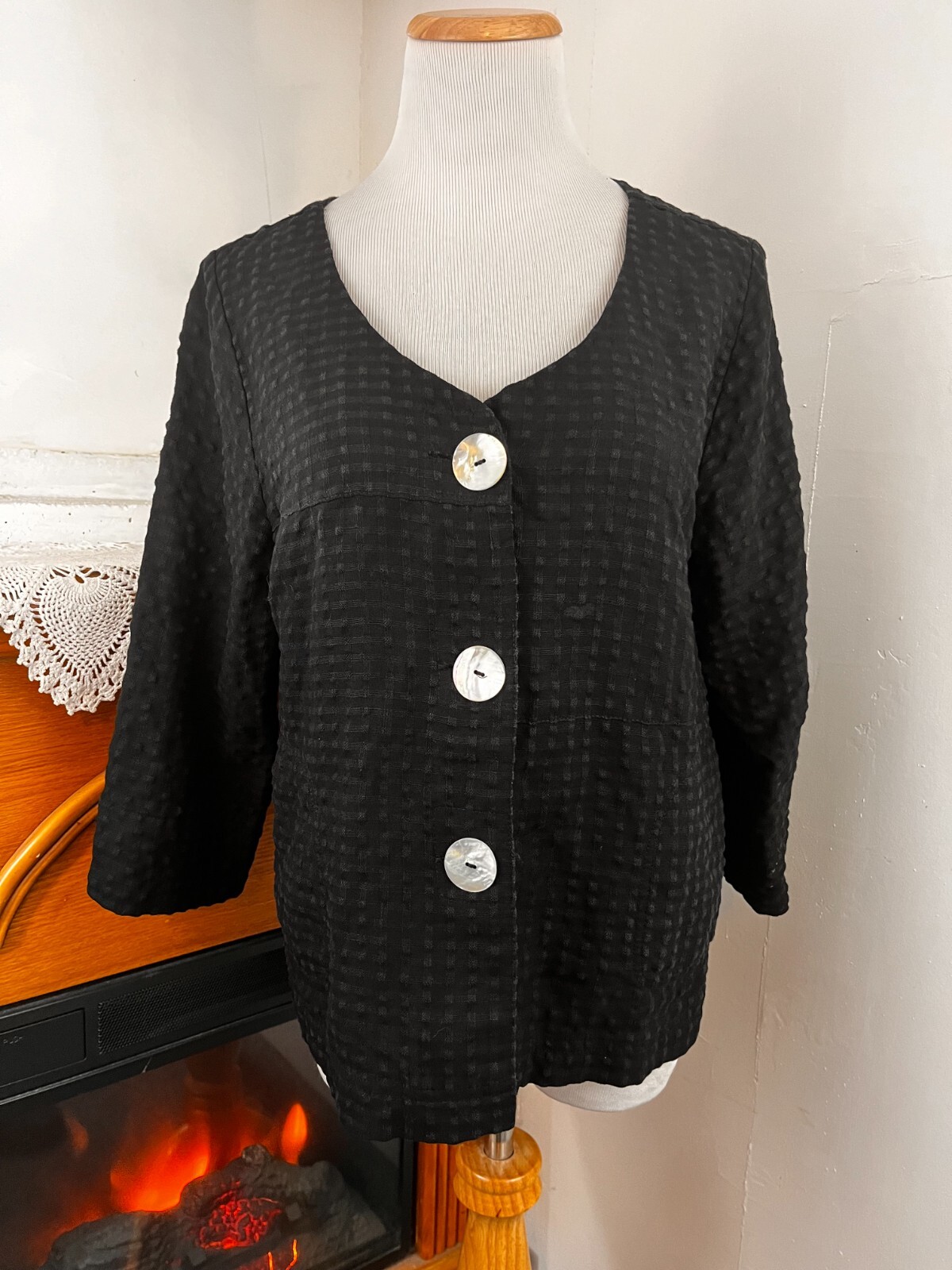 NTCO Nomadic Traders Black Shell Button Linen Ble… - image 1