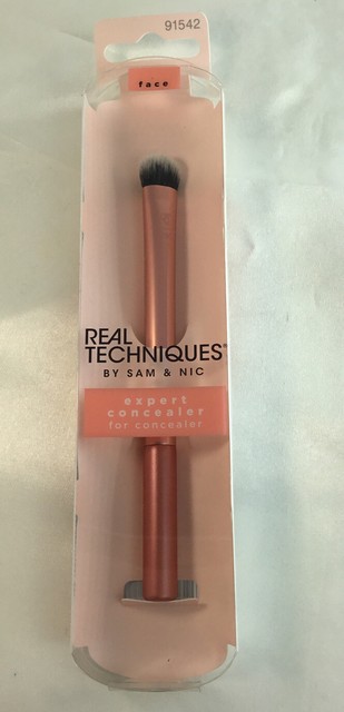 expert concealer brush