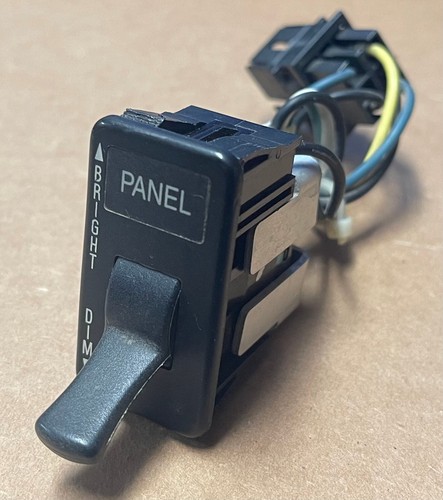 INTERNATIONAL Panel Dimmer Rocker Switch 2029843C3 1MR4318