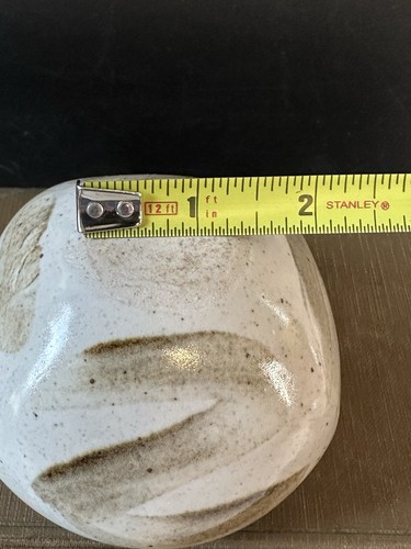 Small handmade pottery planter rounded triangular organic shape. - Picture 11 of 13