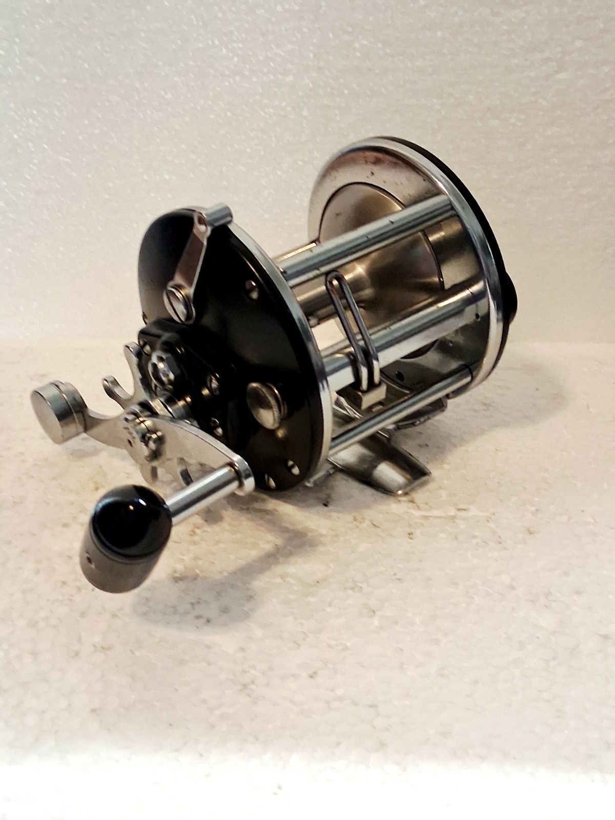 No. 209  Peer, Levelwind Reel. Metal Spool. Pre-owned F