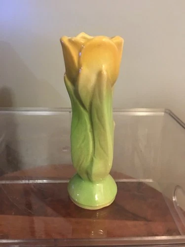 Shawnee Pottery Tulip Pottery Vase USA 1115 Yellow Green