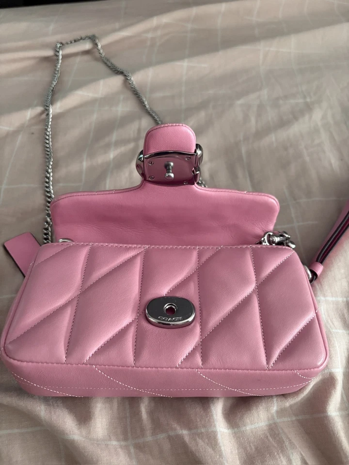 Pink Coach Quilted Pillow Tabby Wristlet With Chain / Sac Coach matelassé rose - Photo 3/4