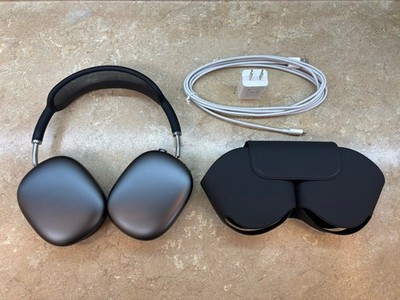 Apple AirPods Max Wireless Over-Ear Headphones Space Gray A2096 with Smart Case