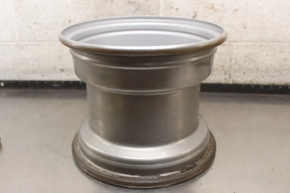 1990 Honda FourTrax 300 TRX300 2x4 REAR BACK WHEEL RIM F5 — 第 2/4 张图片