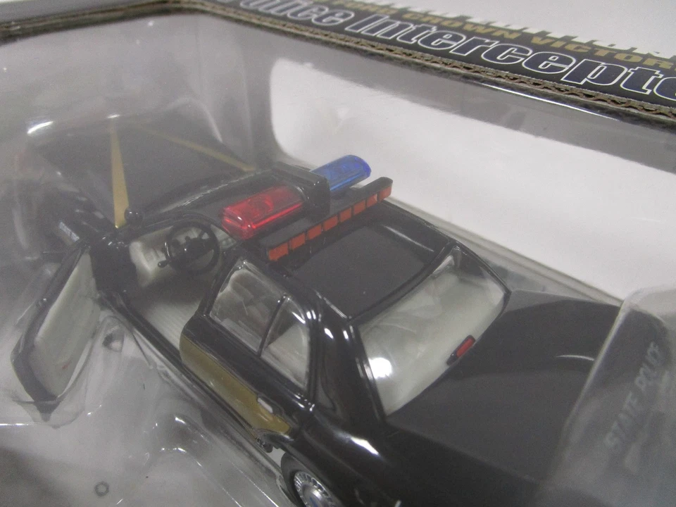 Gearbox 2000 Ford Crown Victoria Diecast 1:43 Scale Indiana State Police - Image 3 of 4