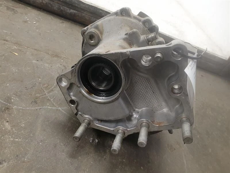 2006-2012 Toyota RAV4 Transfer Case Assembly  6 Cylinder (Gasoline) Used - Image 2 of 2