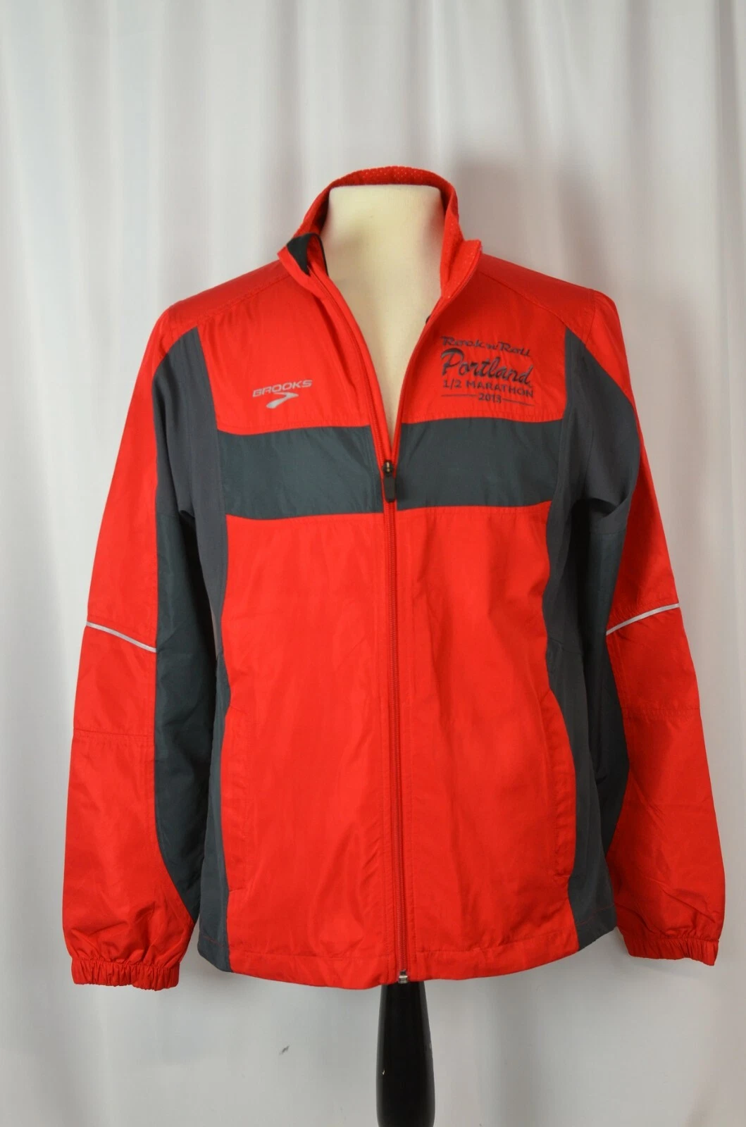 Brooks Men's Windbreaker Jacket Size Medium Rock & Roll Portland 1/2 Marathon