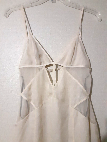 Neu mit Etikett Revolve NBD Mika Maxi Chiffon Kleid in Elfenbein Größe XS vorne und hinten ausgeschnitten - Bild 5 von 15