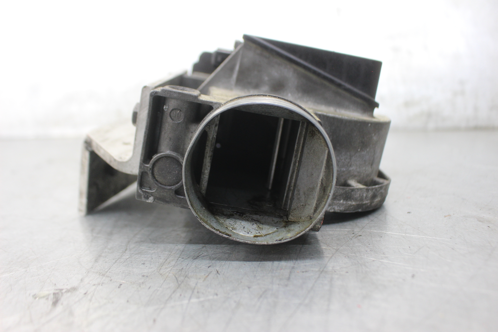 BMW E30 E34 M20 Mass Air Flow Meter MAF AFM 19871993 325i BOSCH USED