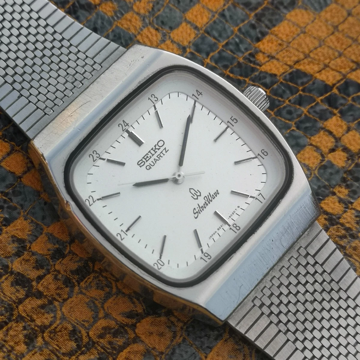 Vintage Seiko Quartz Silverwave Japan Made Men's Watch 8221-5020