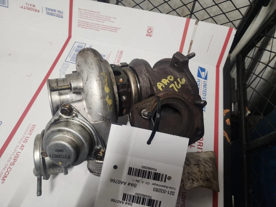 Turbocompresor Volvo S60 2001 02 03 2004 motor 2,4 49189-05202 Foto 2 de 4