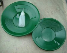 Lot of 2 Green Double Riffle Gold Pans 1-8"  1-10" w/Bottle Snuffer-Panning Kit