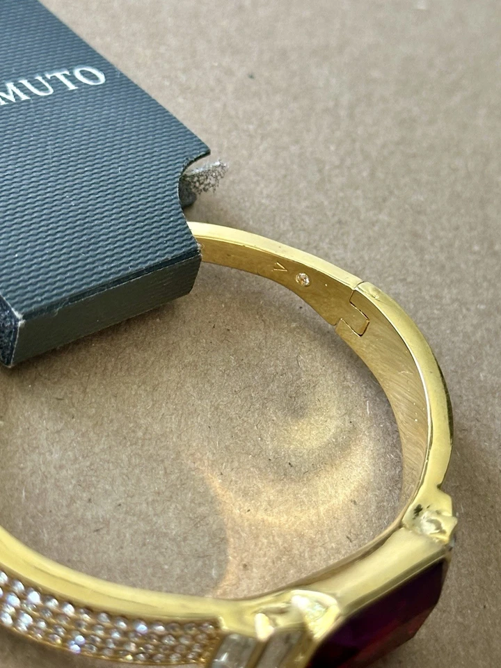 🆕 Pulsera Vince Camuto Tono Dorado con Acento Rojo y Acentos de Cristal Pavé Foto 4 de 4