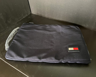 Tommy Hilfiger Padded Navy Laptop Sleeve Case. Red and white Trim & Logo Patch