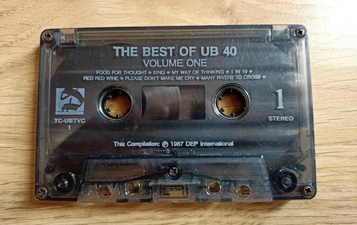 UB40 : The Best Of UB40 - Volume One ( Cassette Tape ) - Picture 4 of 5