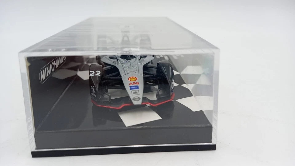 MIN414180022 Minichamps Oliver Rowland Nissan E. Dams Formula E Season 5 1/43 - Immagine 2 di 4