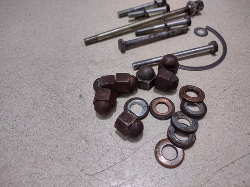 Honda CB 77 CB77 Superhawk Cylinder Head Case Hardware Lot #325.1-40 - Picture 6 of 9