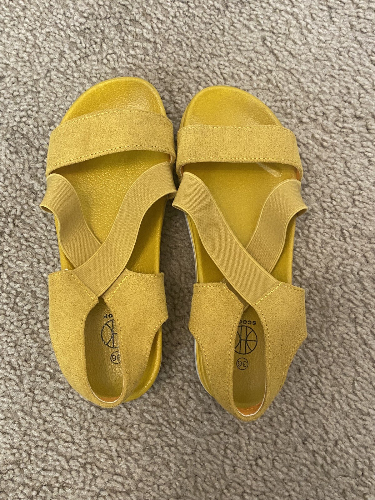 APL Sandali gialli scoop taglia 36