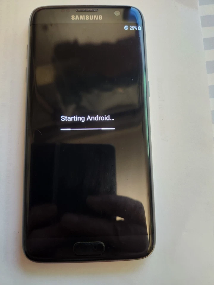 Samsung Galaxy S7 Edge Con Alimentatore  - Immagine 3 di 4