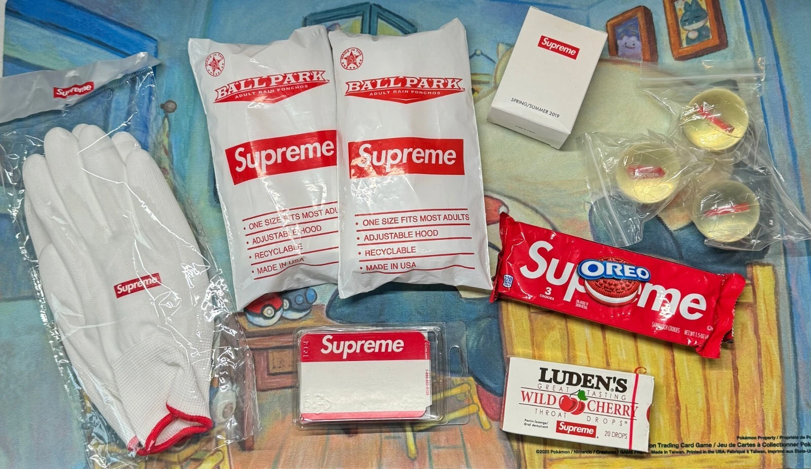 Accessoires assortis suprêmes   bonnet de douche, gants, ludens, poncho de pluie, étiquette de nom