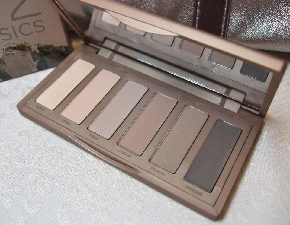 Urban Decay Naked2 Basics Matte Neutral Eyeshadow Palette New in Box $35 Value - Image 4 of 4