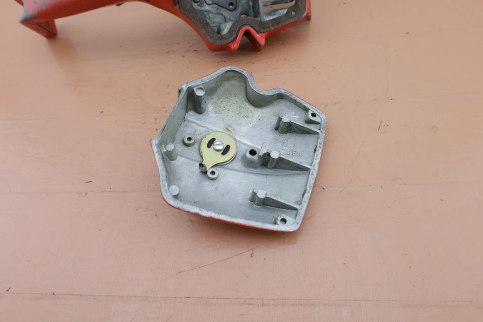 Motosierra Craftsman 358.352320 OEM mango de gatillo y cubierta de filtro de aire 11187, 28394 Foto 3 de 4