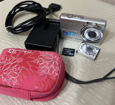 Olympus Digital Camera FE-190 6.0MP Silver Tested+sd card