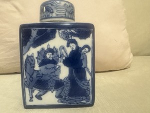 Chinese Blue and White Porcelain Tea Caddy with Lid, Square, Decorative Figures