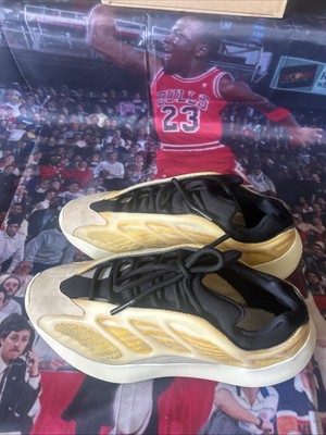 Pre Owned Adidas Yeezy 700 V3 Mono Safflower Super Clean