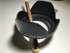 Tulip Flower Hard Lens Hood 58mm