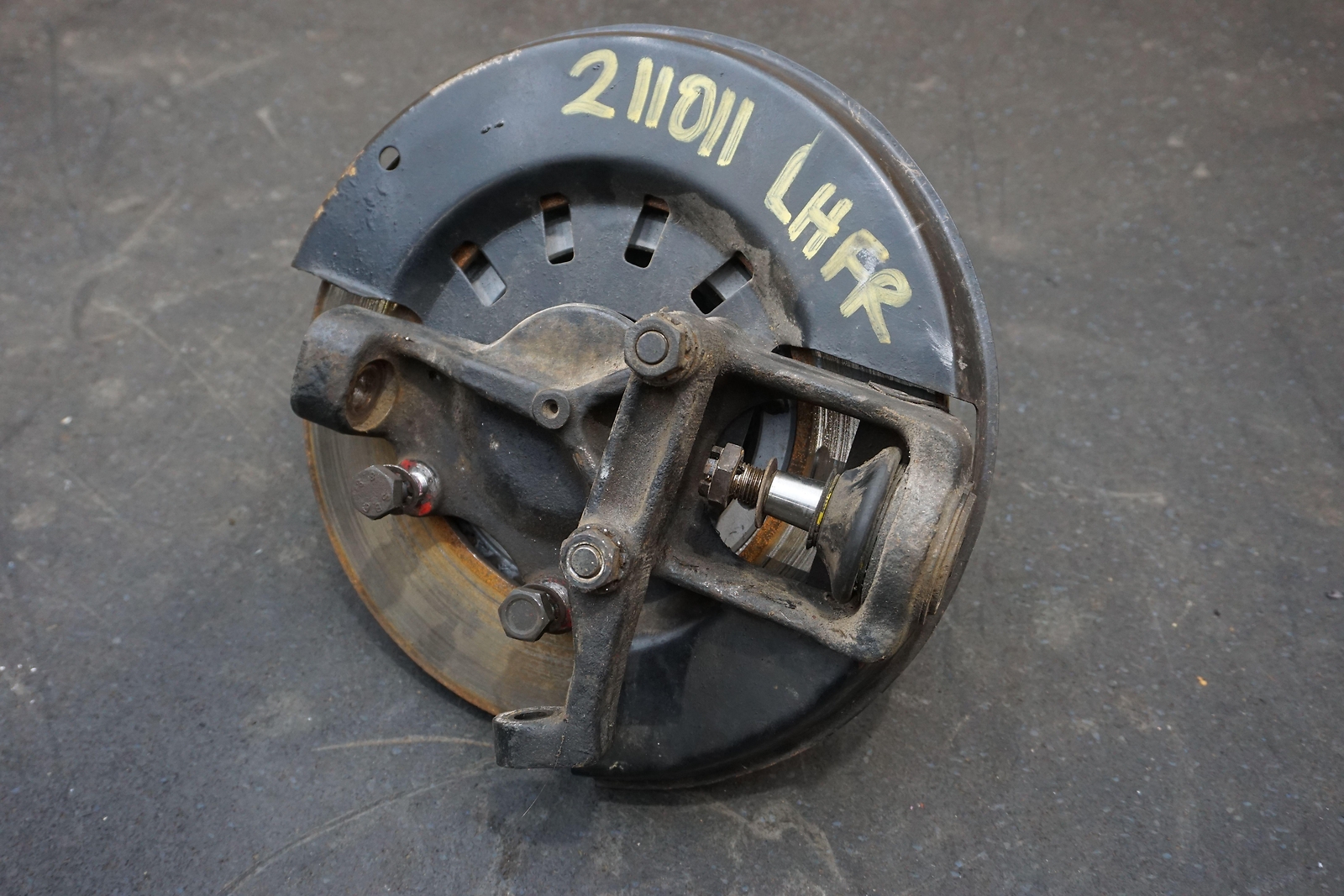 Front Left Driver Spindle Knuckle Hub Assembly Brake Rotor Maserati Merak 1975