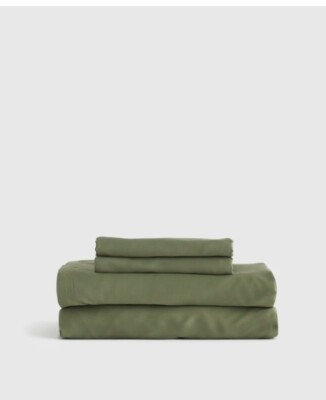 NWOT QUINCE KING BAMBOO FLAT & FITTED SHEET PLUS  2 PILLOWCASES SHEET SET OLIVE