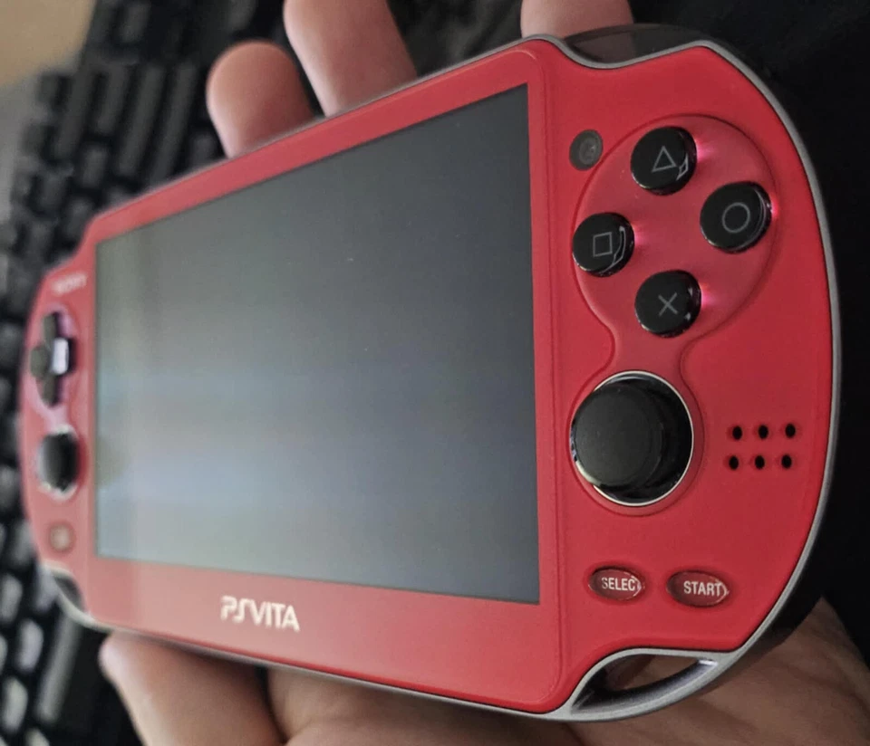 PlayStation Vita Soul Sacrifice Pre-Release Prototype CEM-3001NP1 — 第 4/4 张图片