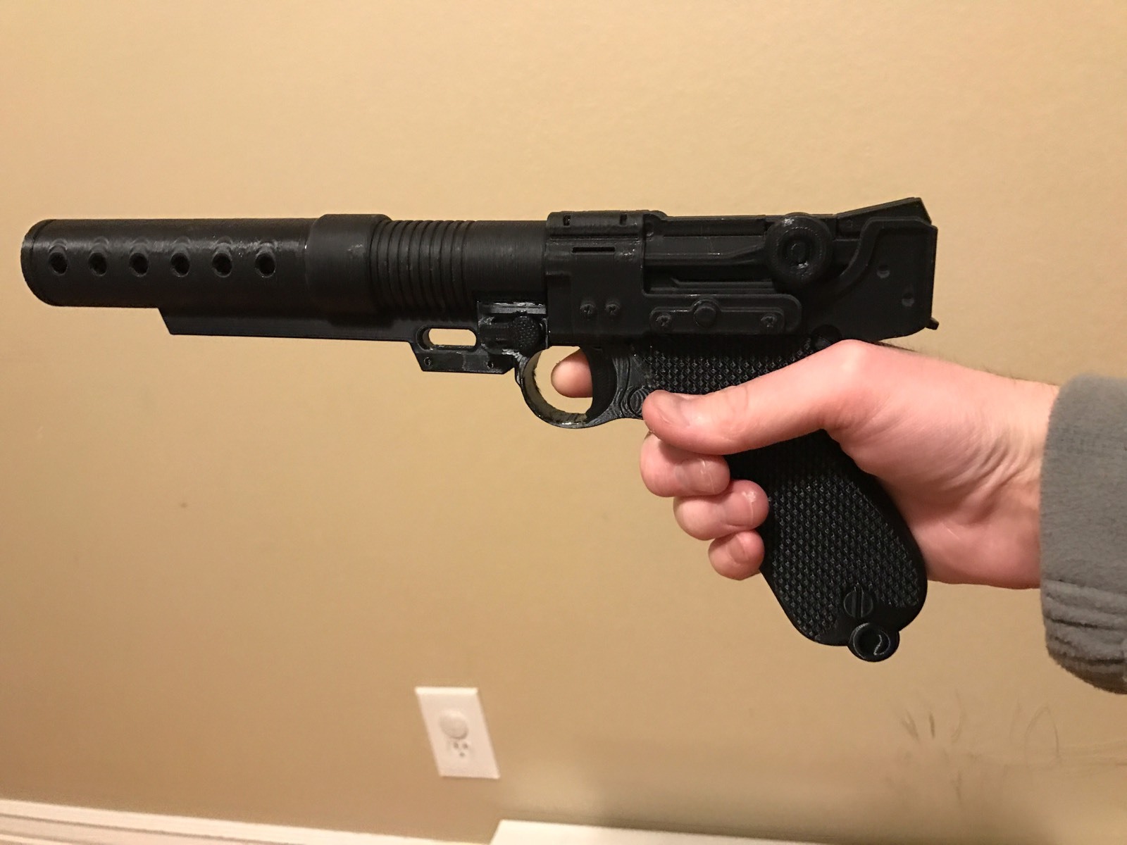 rogue one blaster