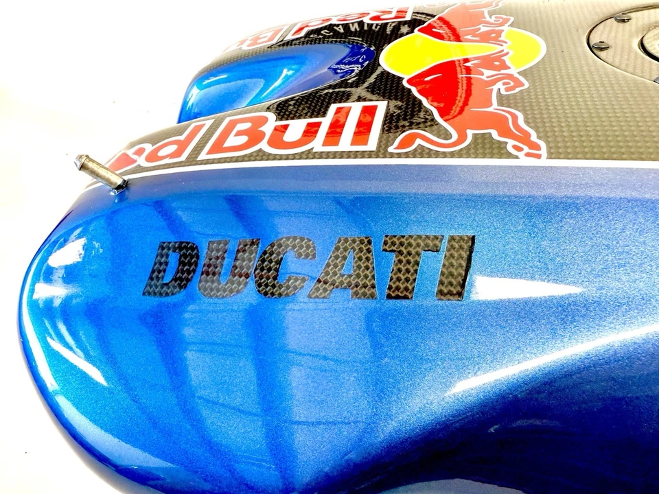 Genuine Ducati 916/748/996/998 Carbon Fiber Fuel Petrol Tank Refurbished RedBull - Image 3 of 4