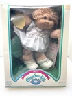 VINTAGE CABBAGE PATCH KIDS DOLL 3900 TAN DIMPLES GREEN EYES NOV 1ST PAPERS BOX