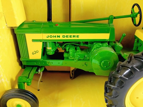 Ertl 1956 John Deere 620 Tractor, Diecast, 1/16 Scale, New In Box. - Picture 2 of 6