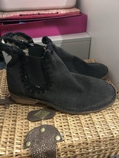 Mou Booties Size 5