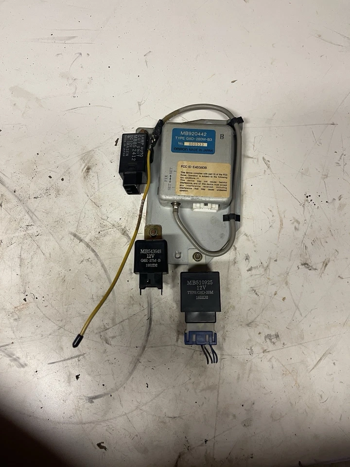 Módulo de controle de entrada sem chave Mitsubishi 3000GT Dodge Stealth MB920442 compatível com 91-96 - Imagem 2 de 3