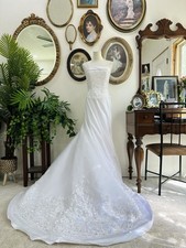 Vintage David’s Bridal Michelangelo wedding dress in a soft ivory tone