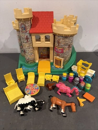 Vintage Fisher Price Little People #993 Castle w/DRAGON