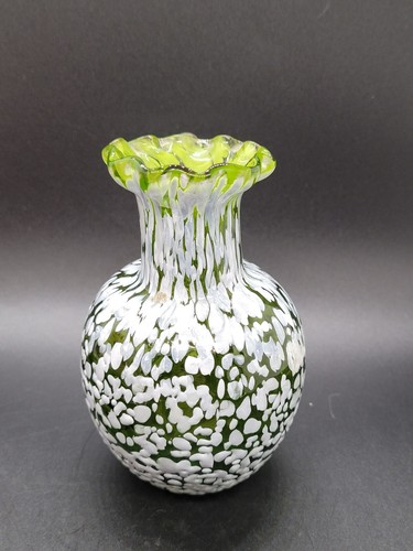 Pilgrim Art Glass Pitcher 4.5" Green White Splatter Glass Applied Handle Vintage - Picture 4 of 11