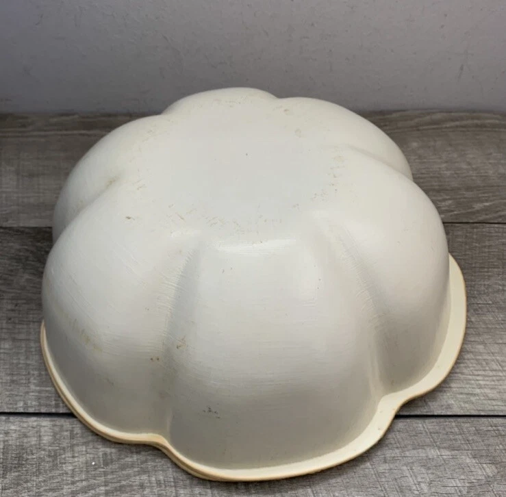 Ensaladera grande vintage moldeada de fibra de vidrio amarillo floral Foto 3 de 3