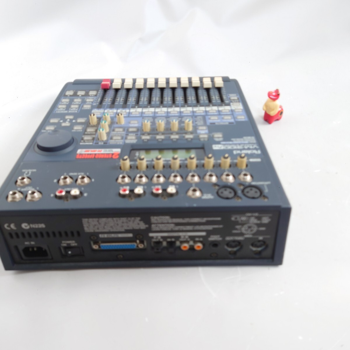 Roland VM-3100 Pro V-Mixing Station 24 bit 20 Channel MIDI