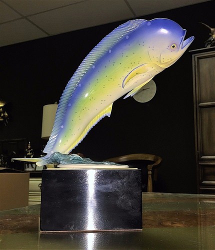 ROYAL WORCESTER "DOLPHIN" SPORTING FISH FIGURINE R. VAN RUYCKEVELT #58 OF 500 - Picture 4 of 9