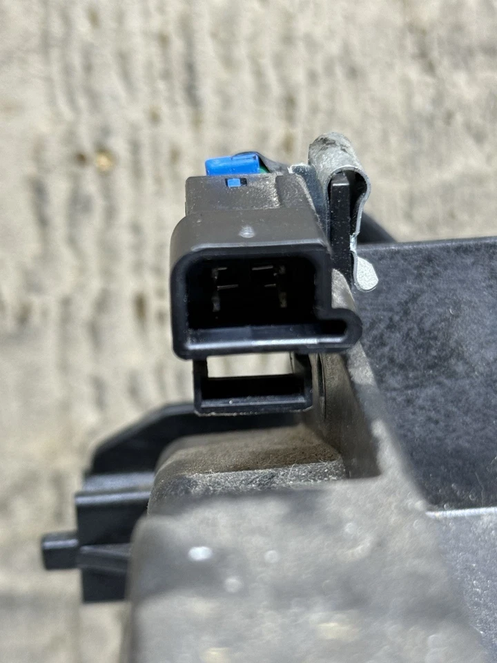 03-06 GM Tahoe Yukon Consola Central Bose Subwoofer Sub Altavoz Conjunto OEM Foto 4 de 4