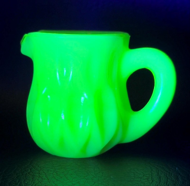 Boyd's Crystal Art Glass MINI PITCHER #23 DAWN 2-4-80 Glows Lavender NOS