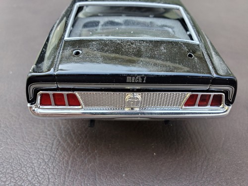 Testors 1/24 Ford Mach 1 Mustang black/silver - Picture 4 of 8