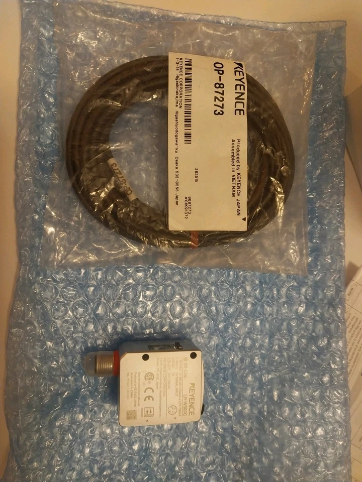 SENSOR AND CABLE BUNDLE Keyence LR-W500C Laser Sensor & Cable Combo - Image 3 of 4